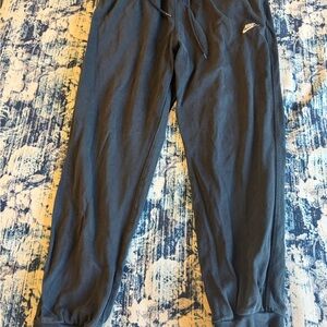 Nike Sportswear Club Black Logo Athleisure Jogger Sweatpants Size XL